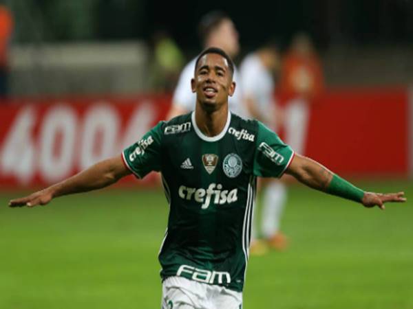 Gabriel Jesus trong màu áo Palmeiras