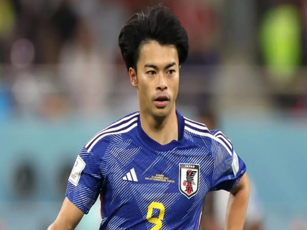 Top đầu - Kaoru Mitoma và Kim Min-jae