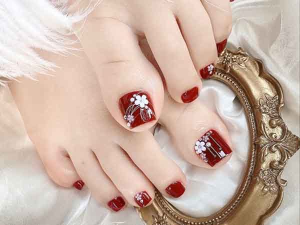 Nằm mơ thấy móng chân là điềm báo gì?