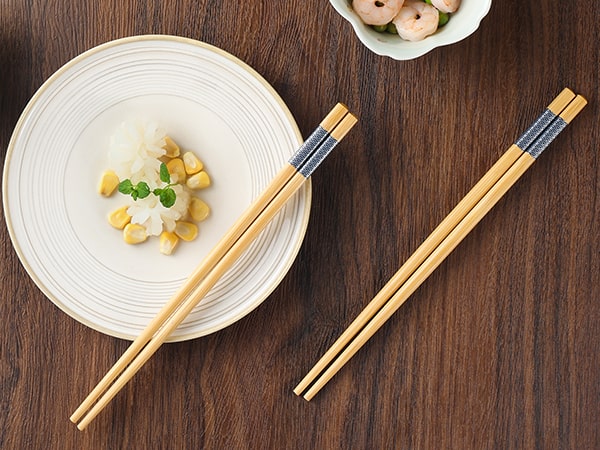 Giải mã mơ thấy đôi đũa báo điềm tốt lành hay xui rủi?