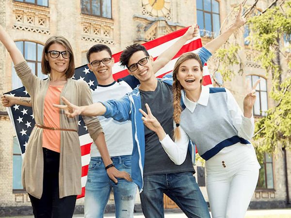 Ngủ mơ thấy đi du học có phải điềm báo tài lộc?