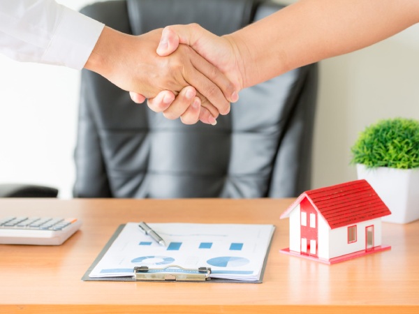 Mộng mị thấy mình đang bán nhà cũ