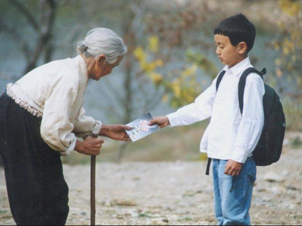 Cách hóa giải vận xui khi nằm mơ thấy bà ngoại đã mất