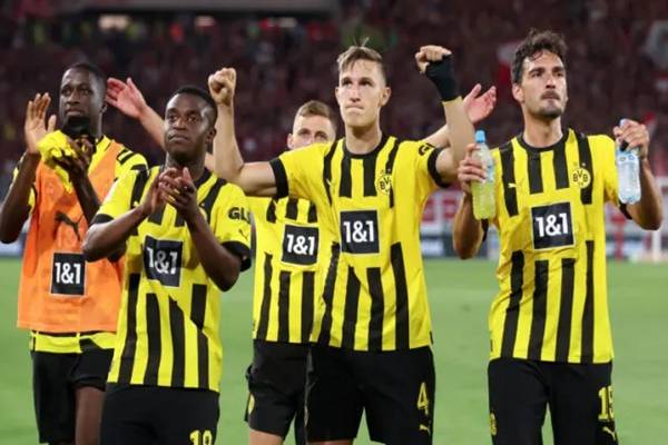 Hậu vệ của Dortmund