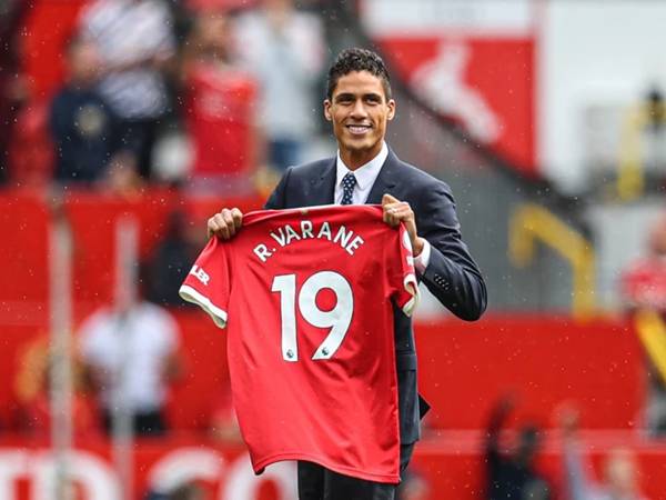 Số áo của Varane tại MU