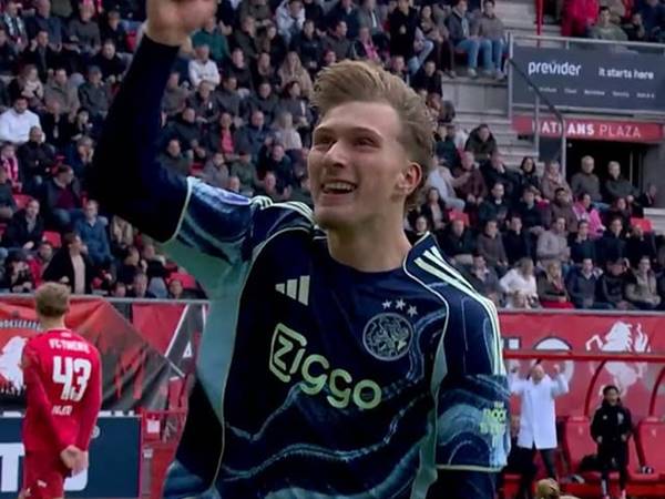 Tin MU: Manchester United theo dõi Mika Godts thi đấu